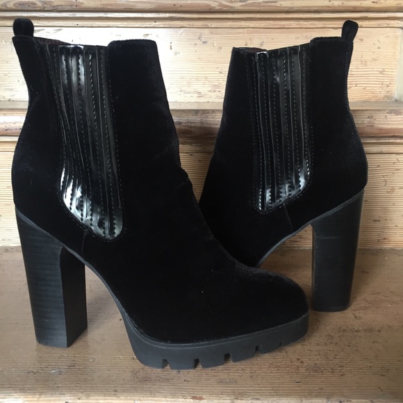 Report Signature Shoes - Report Signature Women's Polk Chelsea Velour Boot